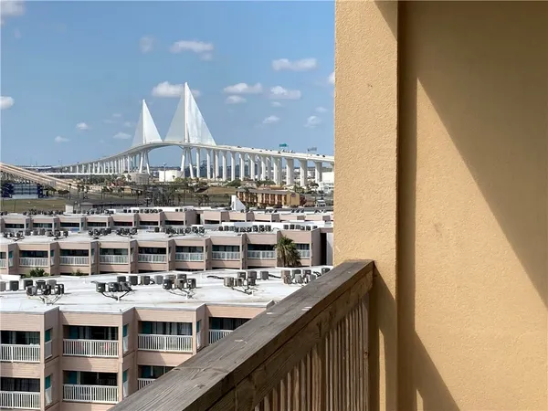 $224,900 | 4000 Surfside Boulevard, Unit 805, Corpus Christi, TX 78402