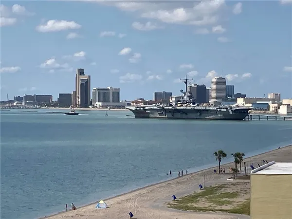 $224,900 | 4000 Surfside Boulevard, Unit 805, Corpus Christi, TX 78402