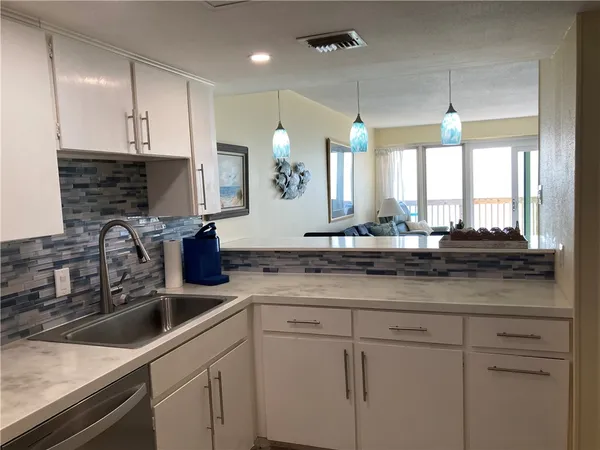 $224,900 | 4000 Surfside Boulevard, Unit 805, Corpus Christi, TX 78402