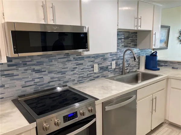 $224,900 | 4000 Surfside Boulevard, Unit 805, Corpus Christi, TX 78402