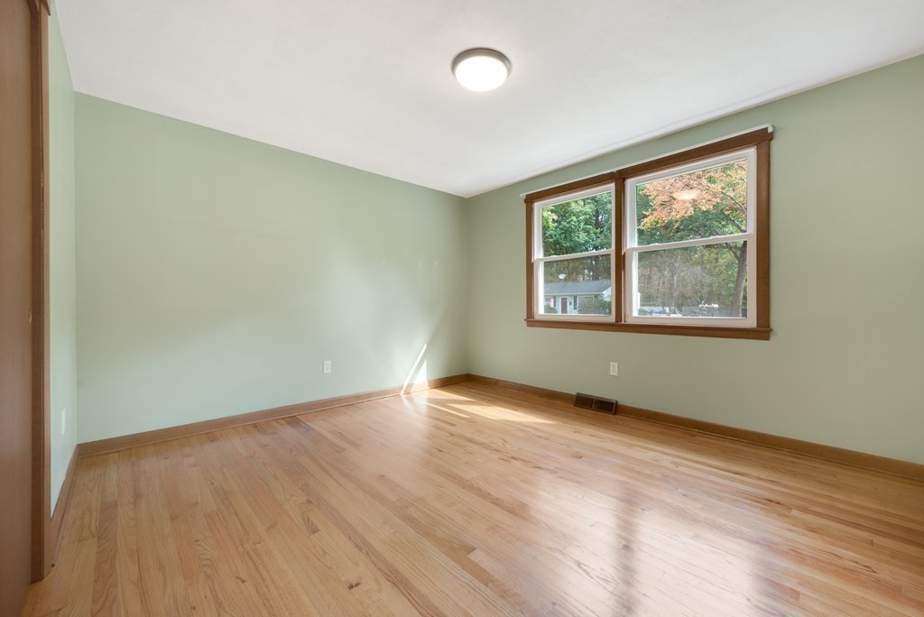 120 Tioga Street Springfield, MA 01128 - Photo 17 of 31