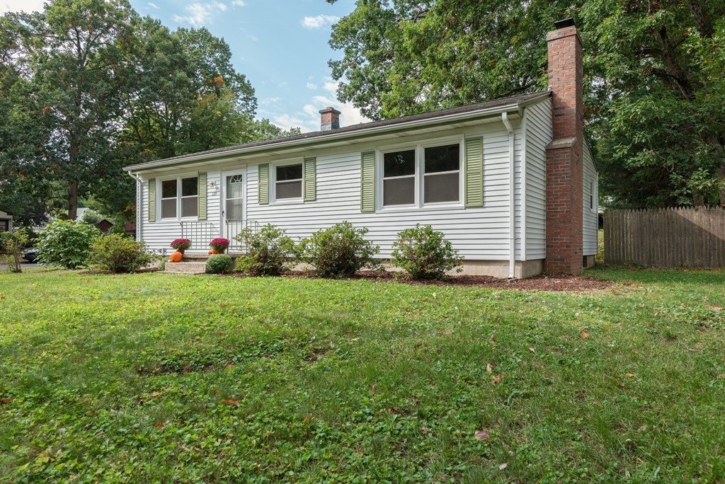 120 Tioga Street Springfield, MA 01128 - Photo 2 of 31