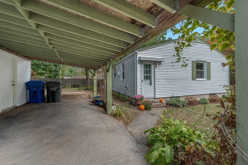 120 Tioga Street Springfield, MA 01128 - Photo 23 of 31