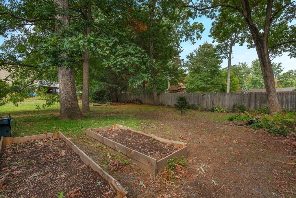 120 Tioga Street Springfield, MA 01128 - Photo 26 of 31