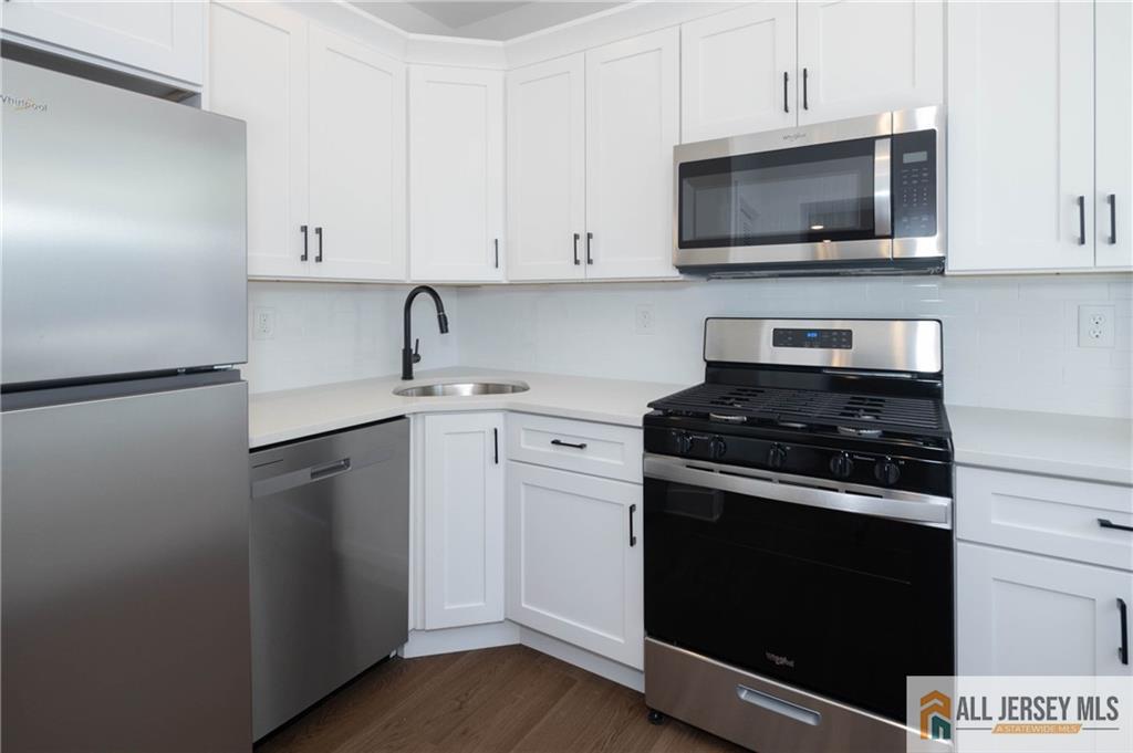 339 Crows Mill Road Fords, NJ 08863 - Photo 3 of 27