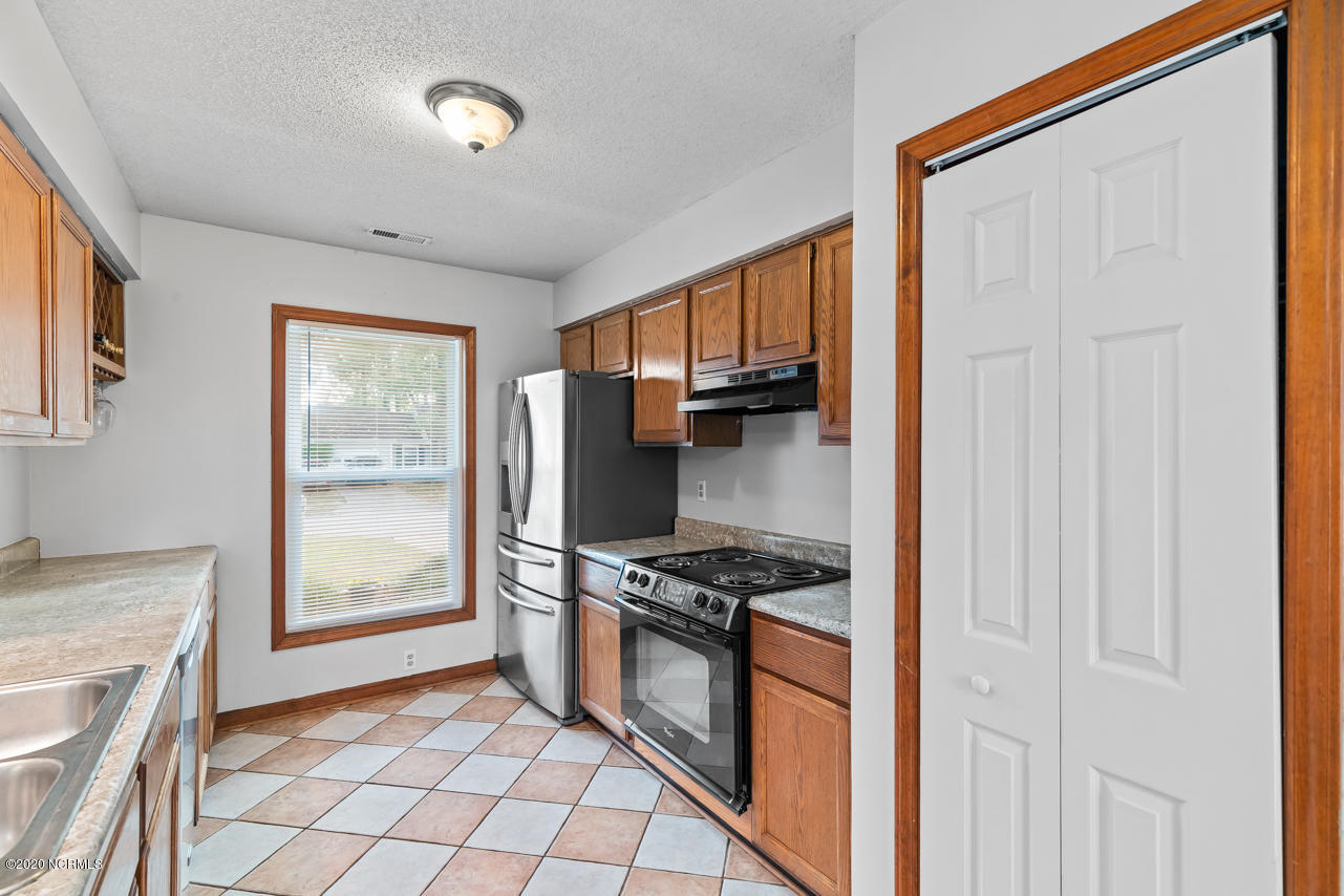179 Raintree Circle Jacksonville, NC 28540 - Photo 11 of 27 11