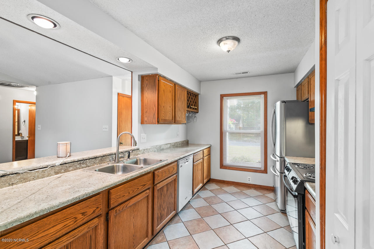 179 Raintree Circle Jacksonville, NC 28540 - Photo 13 of 27 13