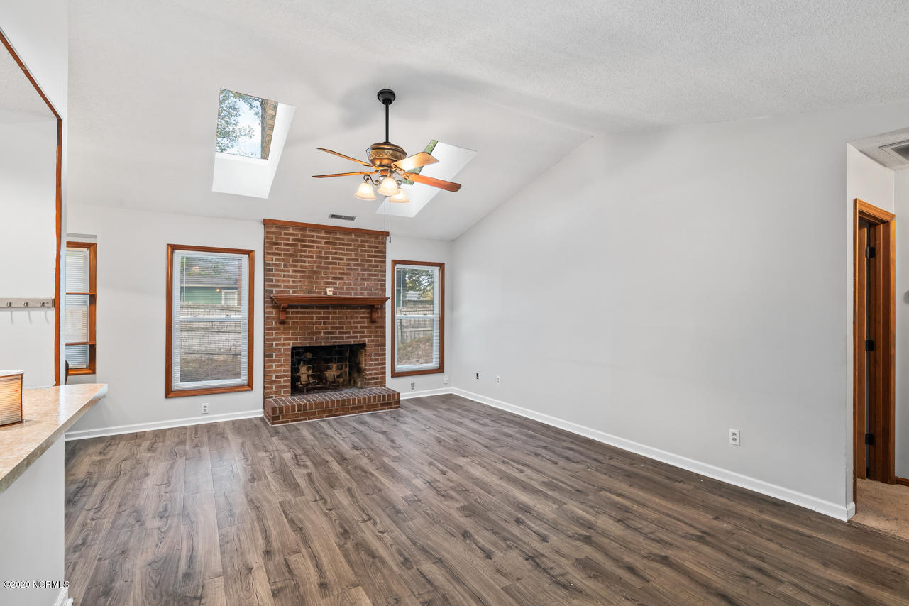 179 Raintree Circle Jacksonville, NC 28540 - Photo 7 of 27 7