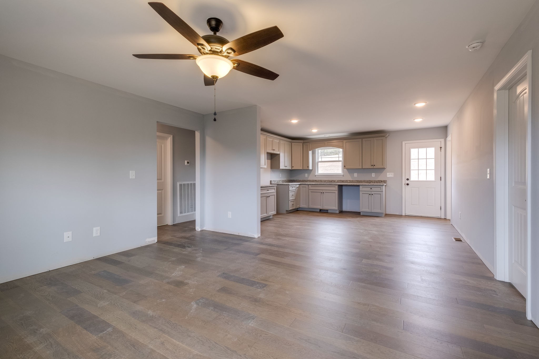 566 Matlock Road Charlotte, TN 37036 - Photo 6 of 25 Gallery Image 6