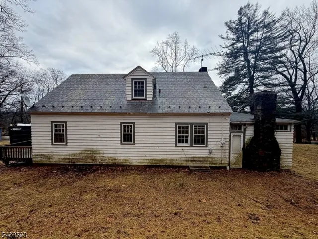 a front view of house with yard