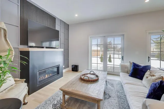 $1,259,900 | 7301 Ponto Drive, Morton Grove, IL 60053