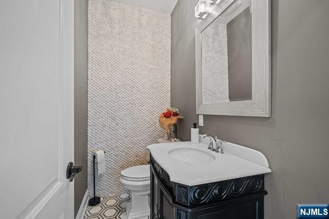 160 Lawrence Drive Paramus, NJ 07652 - Photo 21 of 49