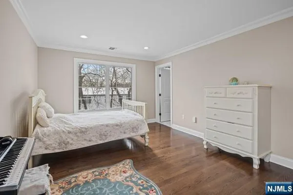 $1,999,995 | 160 Lawrence Drive, Paramus, NJ 07652