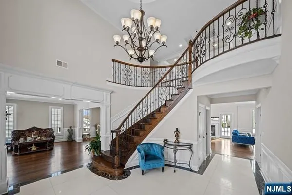 $1,999,995 | 160 Lawrence Drive, Paramus, NJ 07652