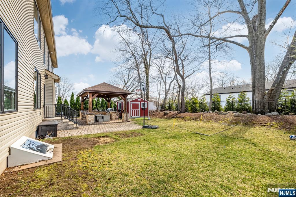160 Lawrence Drive Paramus, NJ 07652 - Photo 45 of 49