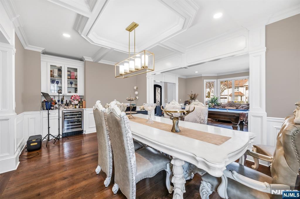 160 Lawrence Drive Paramus, NJ 07652 - Photo 9 of 49