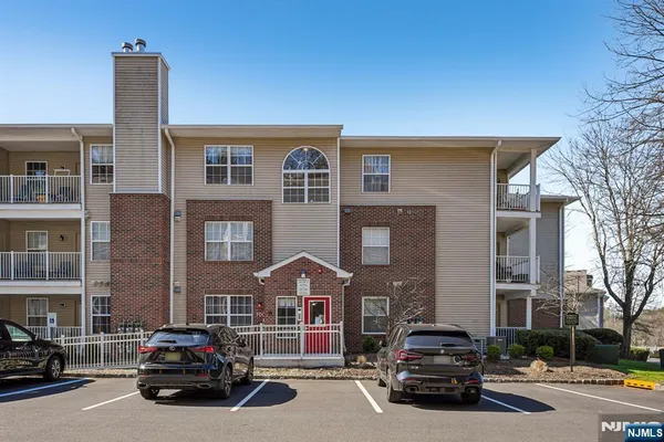 $425,000 | 3108 Schindler Lane, Wayne, NJ 07470