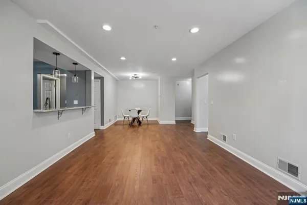 $425,000 | 3108 Schindler Lane, Wayne, NJ 07470