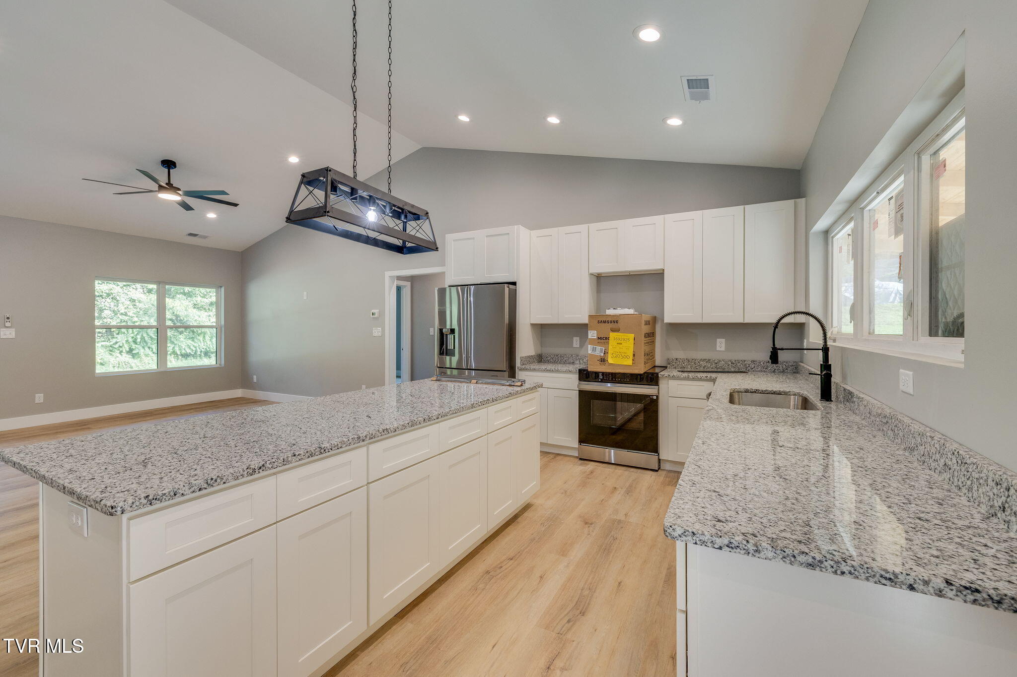 133 Lancaster Road Kingsport, TN 37663 - Photo 14 of 30 014