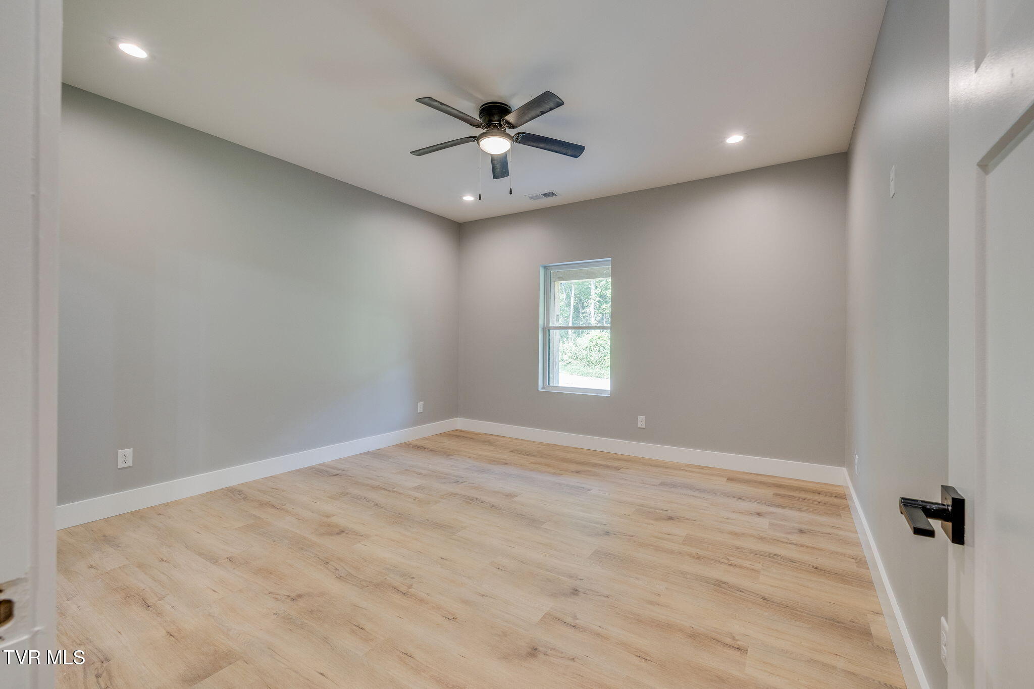 133 Lancaster Road Kingsport, TN 37663 - Photo 17 of 30 017