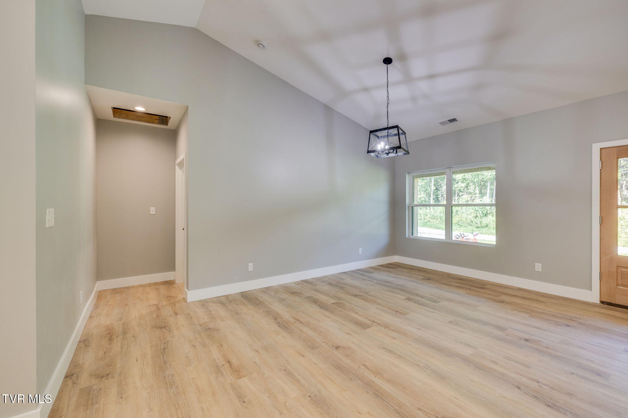 133 Lancaster Road Kingsport, TN 37663 - Photo 8 of 30 008