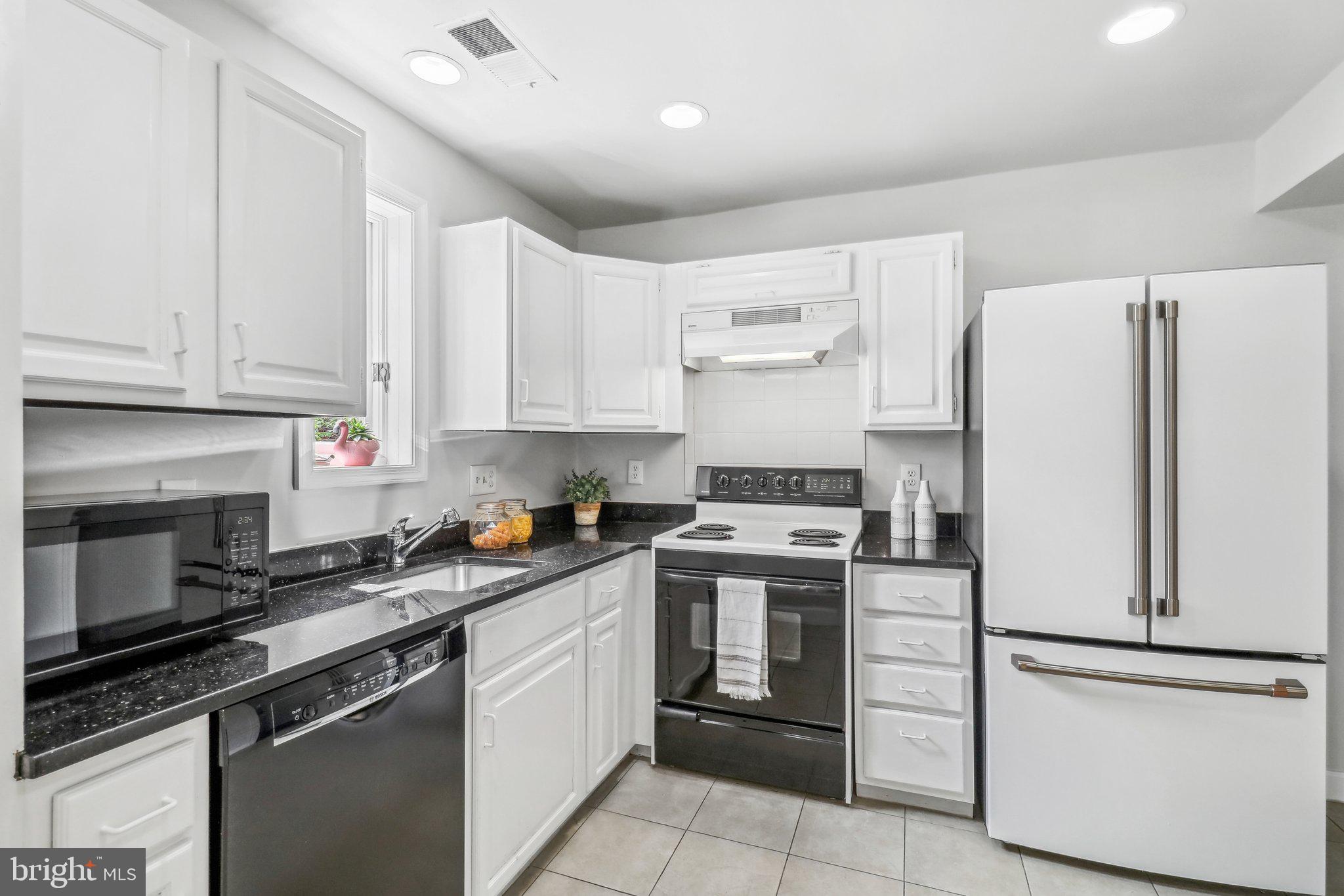 6703 Fairfax Road, Unit 75 Chevy Chase, MD 20815 - Photo 12 of 33 Kitchen