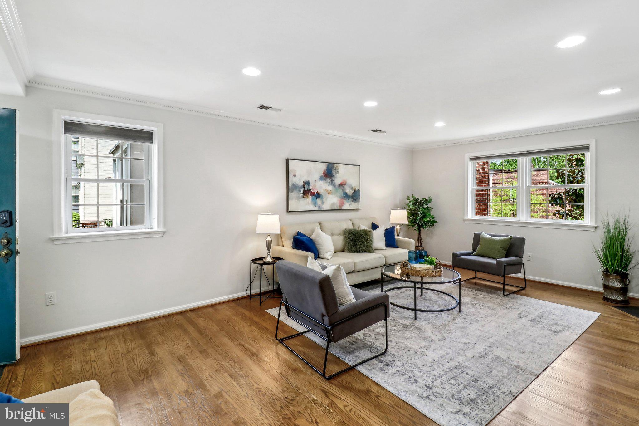 6703 Fairfax Road, Unit 75 Chevy Chase, MD 20815 - Photo 5 of 33 Living Room
