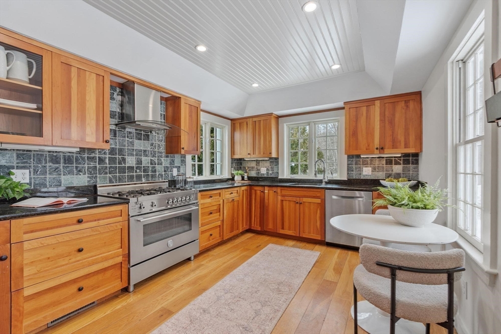 5 Lowell Street, Unit 5 Carlisle, MA 01741 - Photo 9 of 32