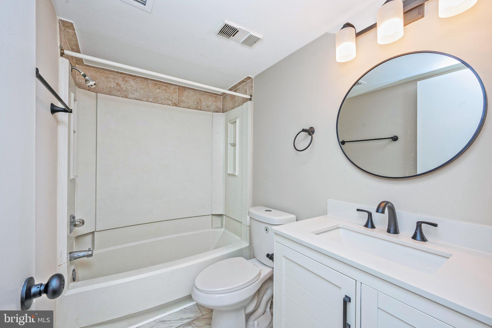 5908 Cove Landing Road, Unit 204 Burke, VA 22015 - Photo 24 of 32 Bath 2 updated in 2024