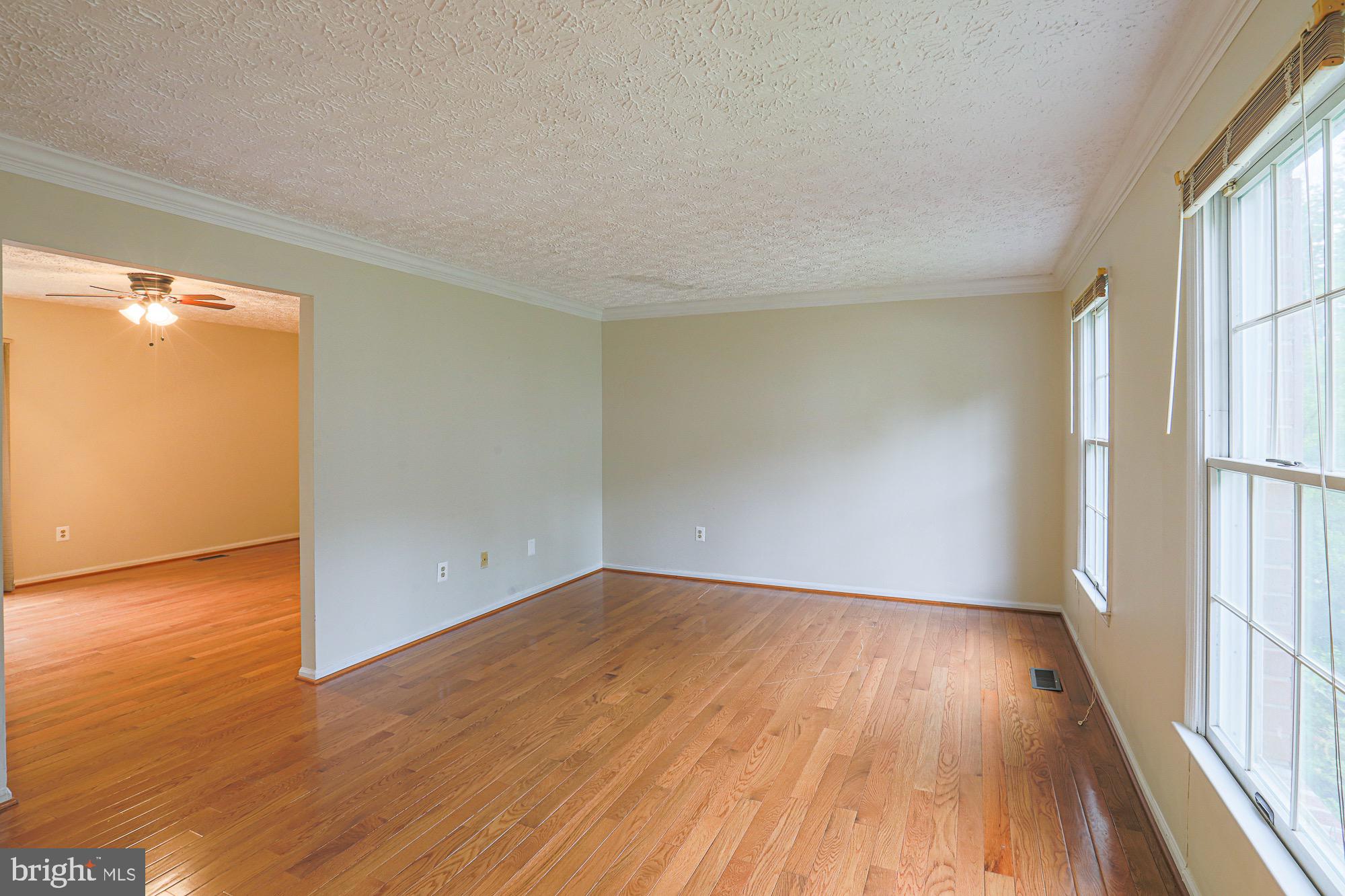 929 Metfield Road Towson, MD 21286 - Photo 3 of 28