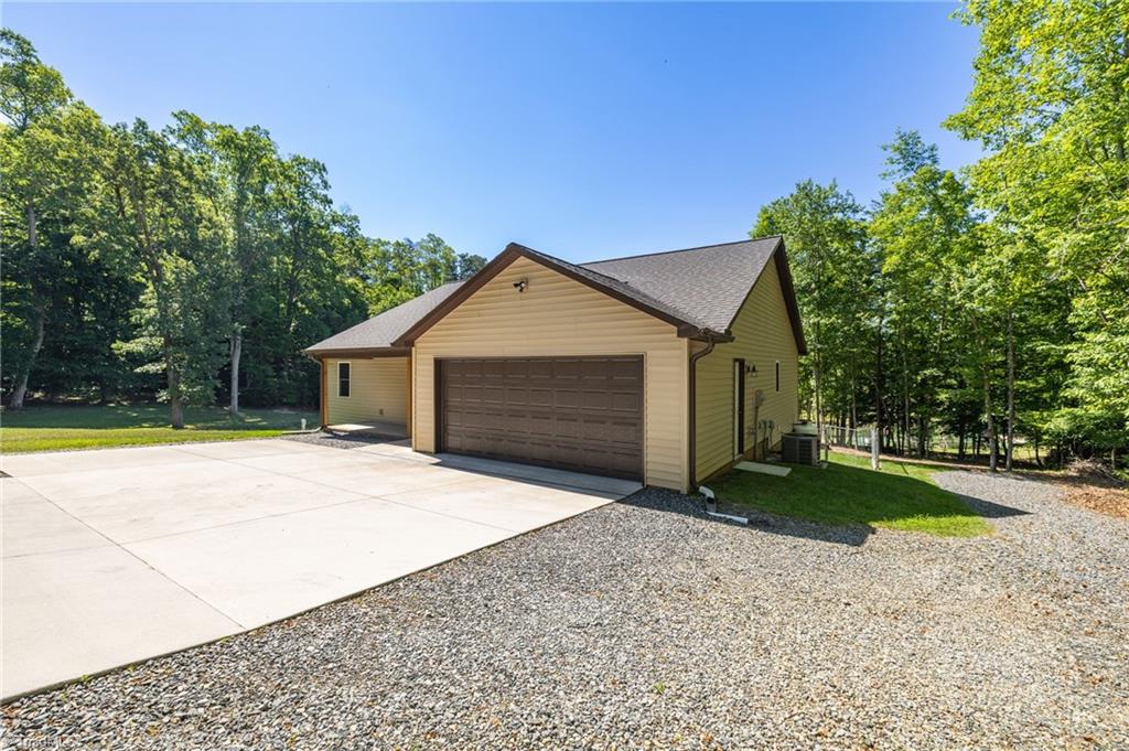 484 Vernon Road Reidsville, NC 27320 - Photo 4 of 46 Gallery Image 4