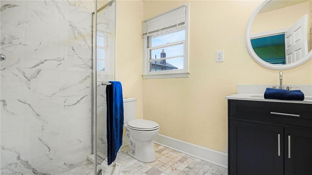 306 West Ray Avenue High Point, NC 27262 - Photo 24 of 29 2nd Full Bathroom