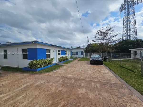 $1,850 | 6130 Grant Street, Unit 2, Hollywood, FL 33024