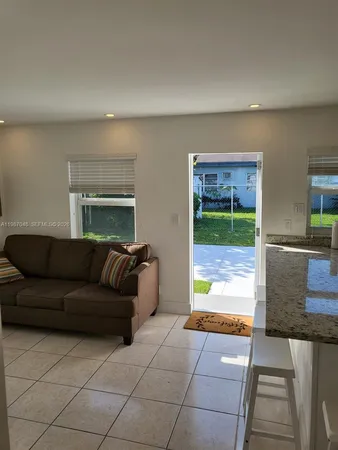 $1,850 | 6130 Grant Street, Unit 2, Hollywood, FL 33024