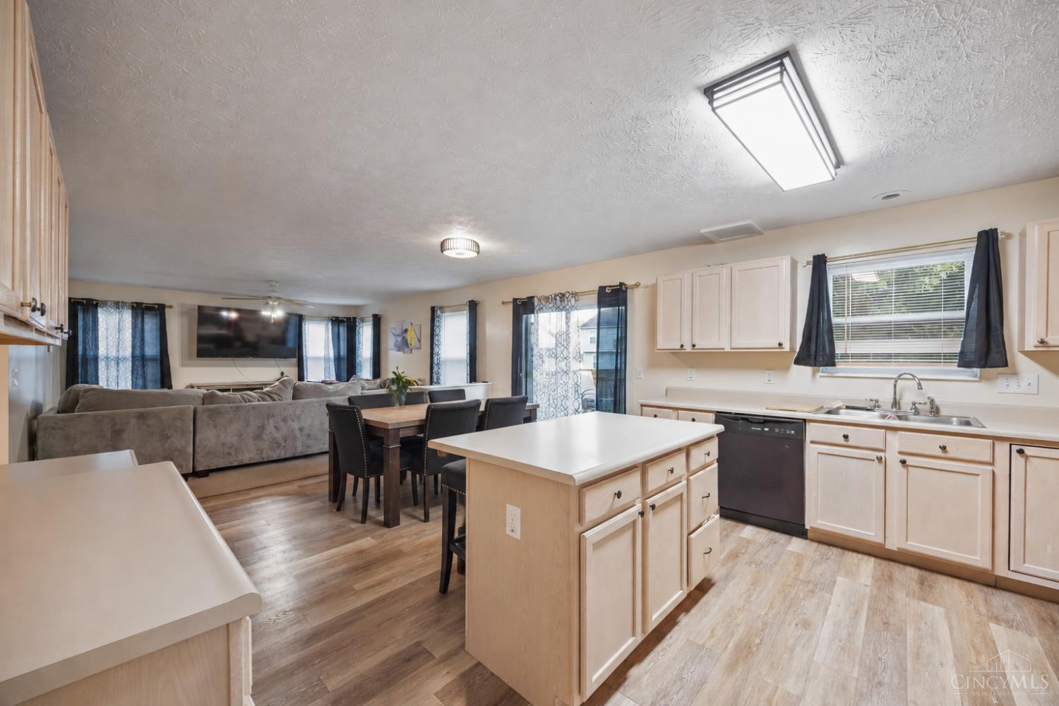 3007 Struble Road Cincinnati, OH 45251 - Photo 14 of 33 Gallery Image 14