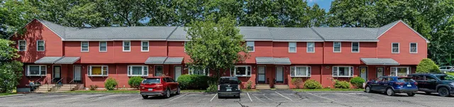 $2,400 | 44 Gillis Street, Unit D, Nashua, NH 03060