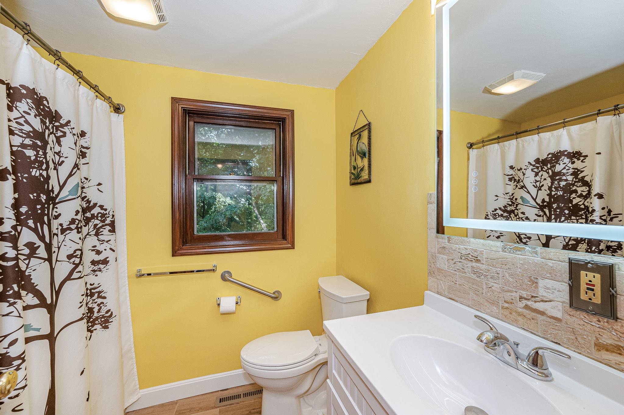 44 Gillis Street, Unit D Nashua, NH 03060 - Photo 18 of 32