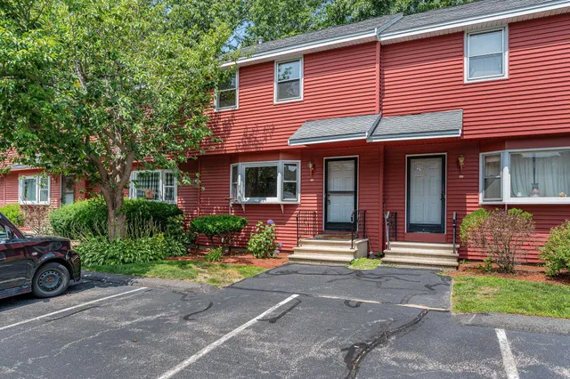$2,400 | 44 Gillis Street, Unit D, Nashua, NH 03060