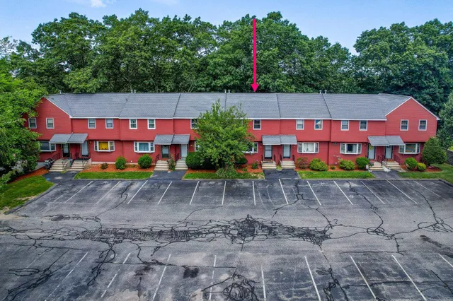 $2,400 | 44 Gillis Street, Unit D, Nashua, NH 03060