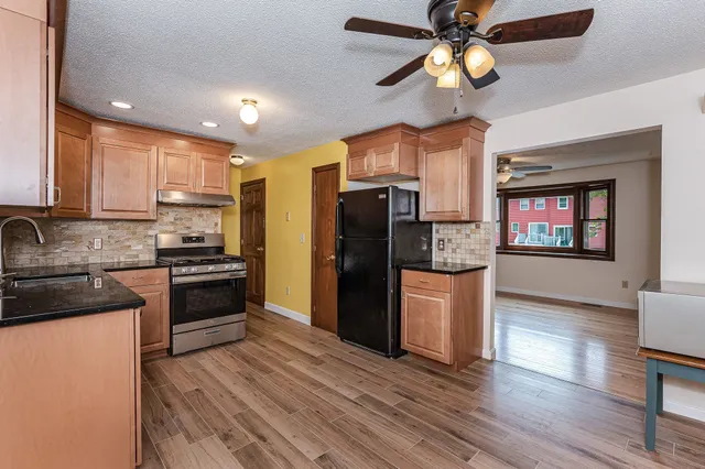 $2,400 | 44 Gillis Street, Unit D, Nashua, NH 03060