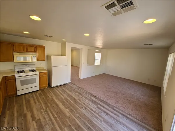 $1,950 | 5560 Walcott Drive, Las Vegas, NV 89118