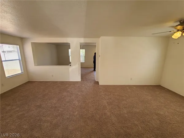 $1,950 | 5560 Walcott Drive, Las Vegas, NV 89118
