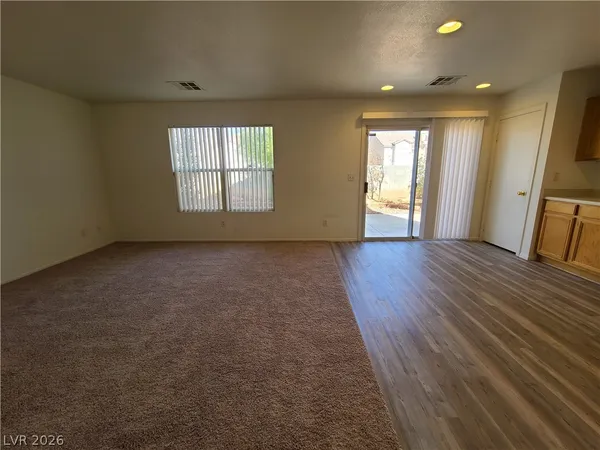 $1,950 | 5560 Walcott Drive, Las Vegas, NV 89118