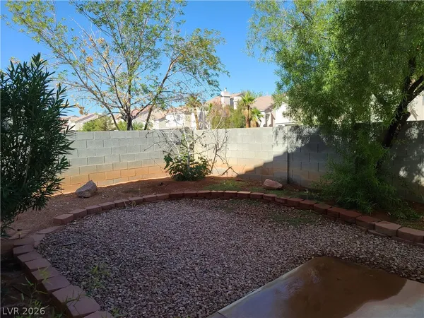 $1,950 | 5560 Walcott Drive, Las Vegas, NV 89118