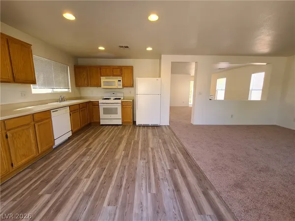 $1,950 | 5560 Walcott Drive, Las Vegas, NV 89118