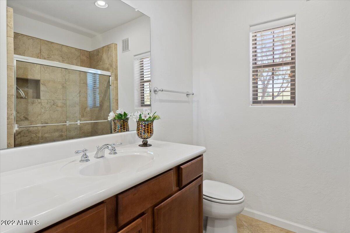 3935 East Rough Rider Road, Unit 1063 Phoenix, AZ 85050 - Photo 21 of 51 21-Bathroom