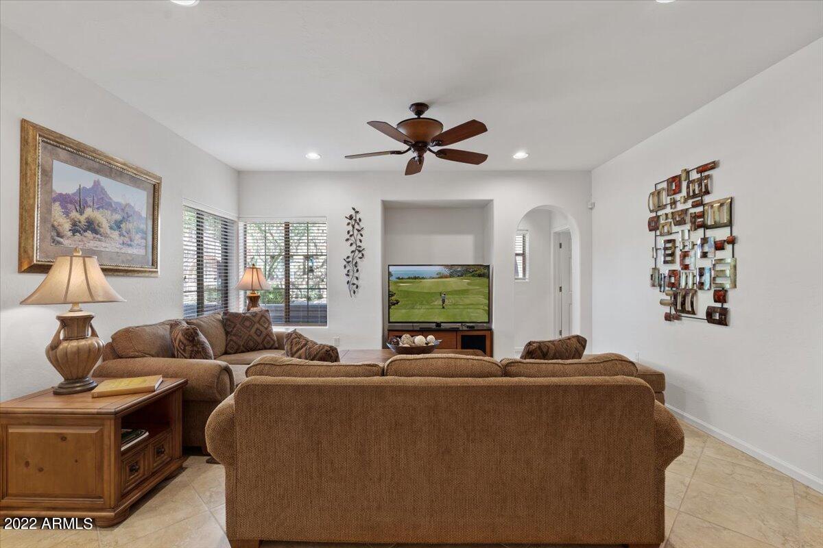 3935 East Rough Rider Road, Unit 1063 Phoenix, AZ 85050 - Photo 6 of 51 06-Living Room