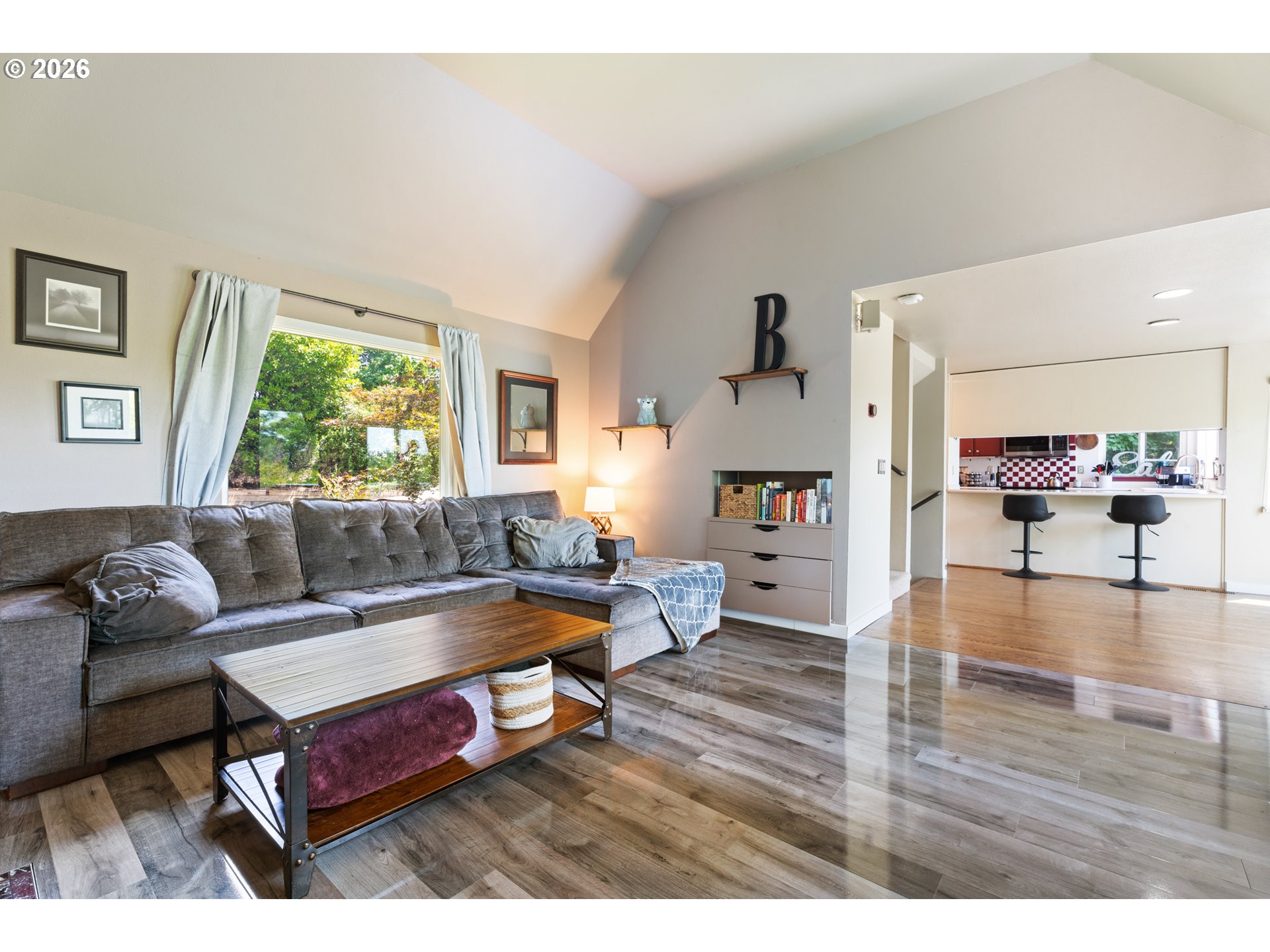 8957 Southwest Terwilliger Boulevard Portland, OR 97219 - Photo 13 of 44