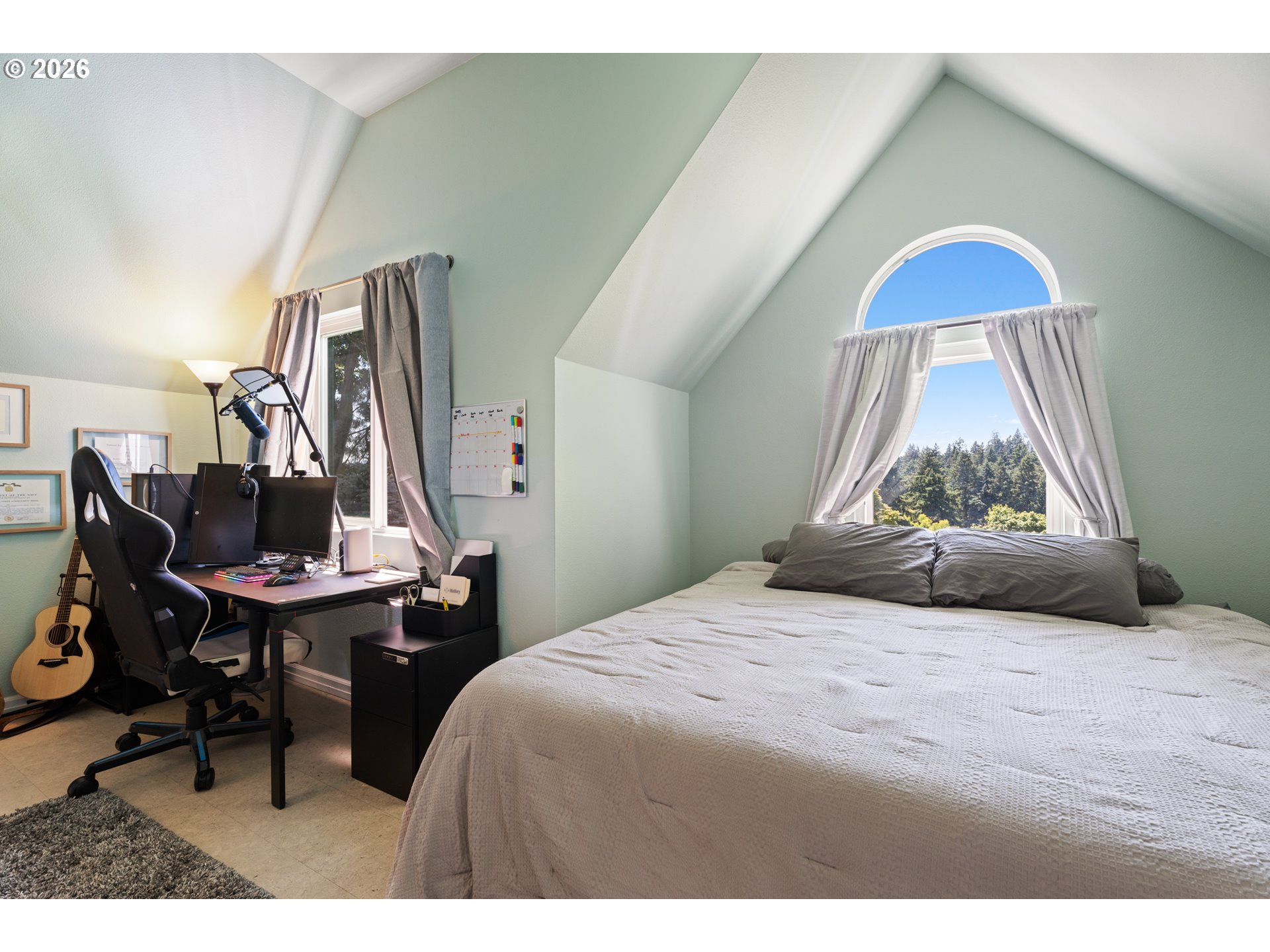 8957 Southwest Terwilliger Boulevard Portland, OR 97219 - Photo 17 of 44