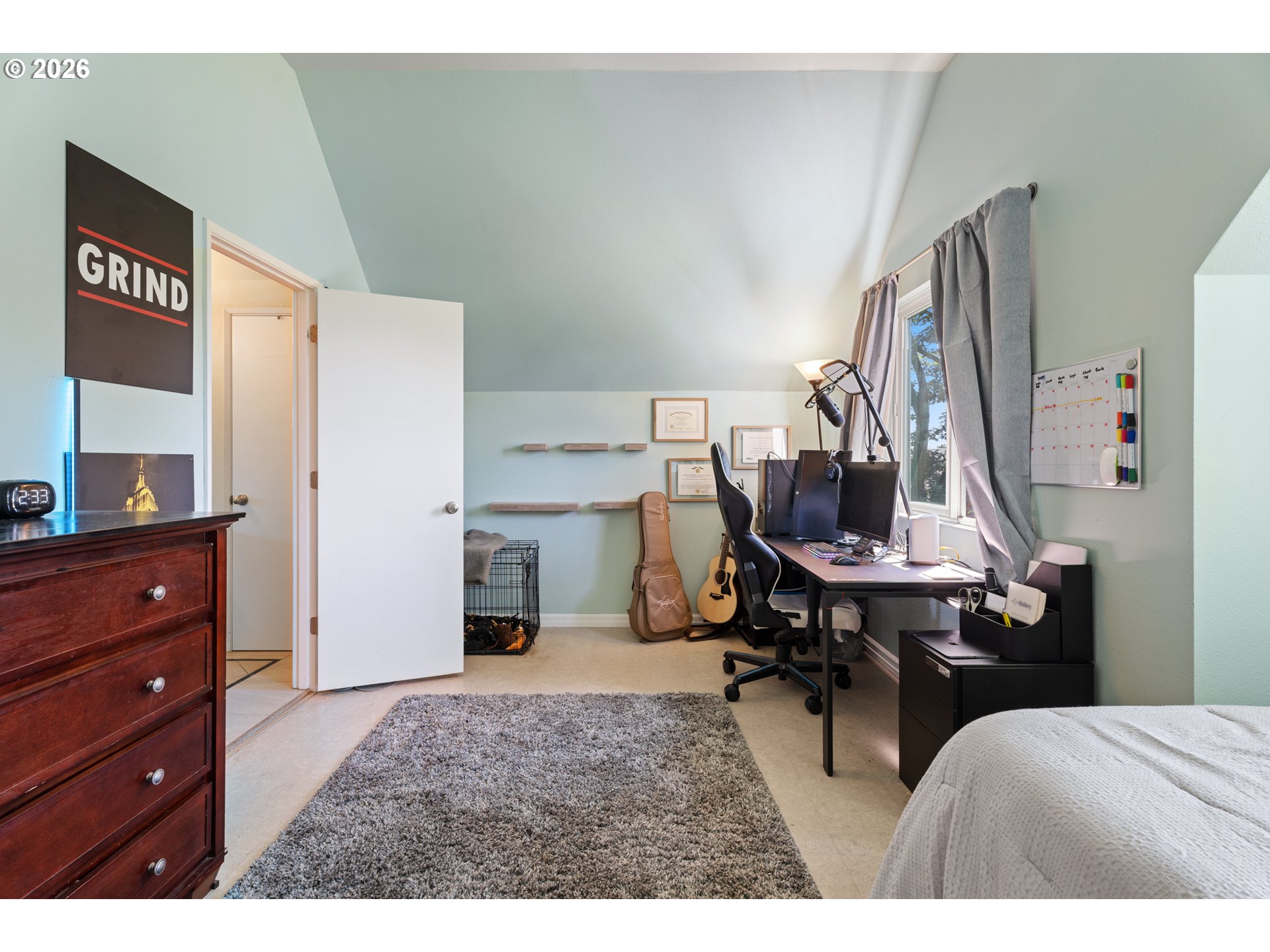 8957 Southwest Terwilliger Boulevard Portland, OR 97219 - Photo 18 of 44